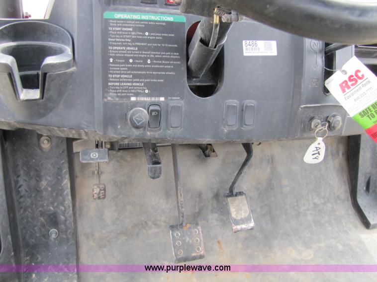 image for item 8486 2007 Club Car XRT1550G utility vehicle