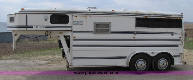 image for item 8511 1992 Titan 14' goose neck horse trailer with living quarters