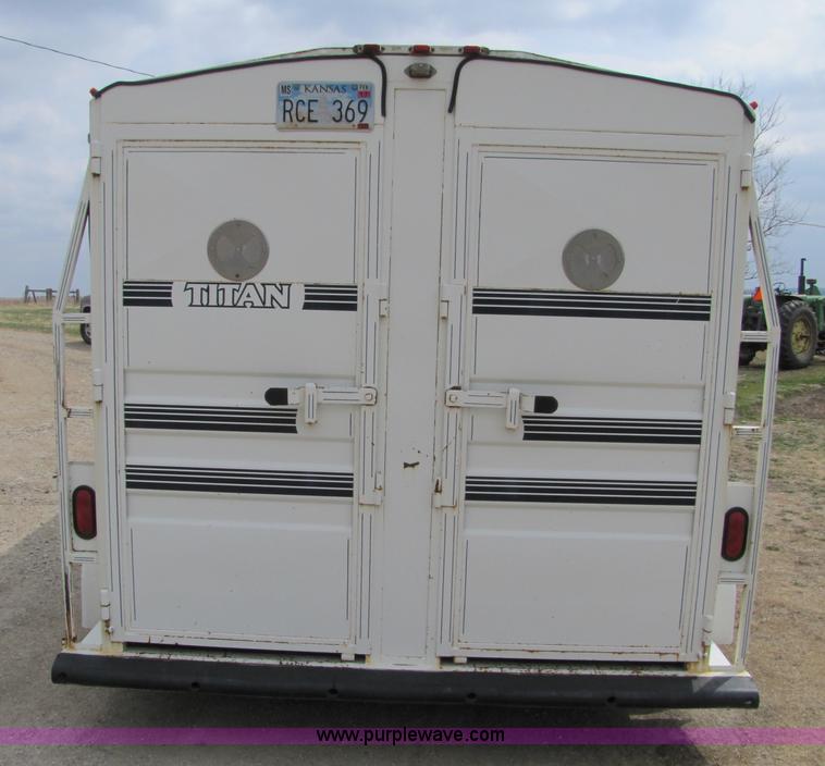 image for item 8511 1992 Titan 14' goose neck horse trailer with living quarters