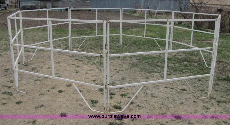 image for item 8511 1992 Titan 14' goose neck horse trailer with living quarters