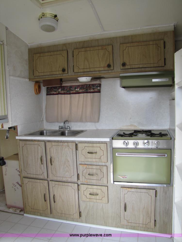 image for item 8511 1992 Titan 14' goose neck horse trailer with living quarters