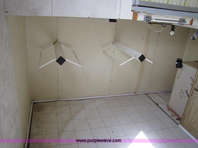 image for item 8511 1992 Titan 14' goose neck horse trailer with living quarters