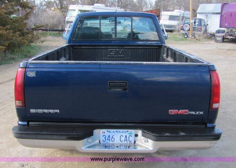 image for item 8513 1993 GMC Sierra C1500 SL pickup truck