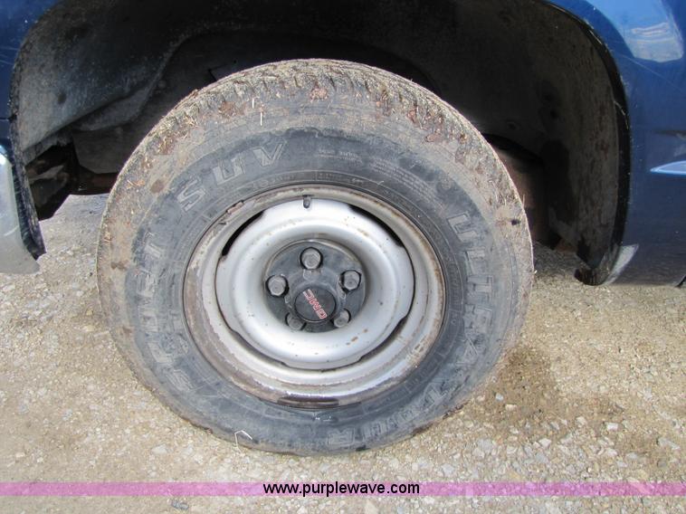 image for item 8513 1993 GMC Sierra C1500 SL pickup truck