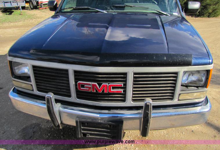 image for item 8513 1993 GMC Sierra C1500 SL pickup truck