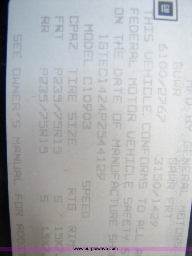 image for item 8513 1993 GMC Sierra C1500 SL pickup truck