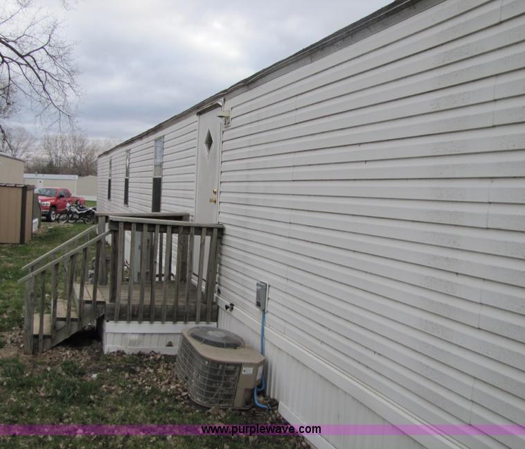 image for item 8540 2002 Schult/Oakwood modular home