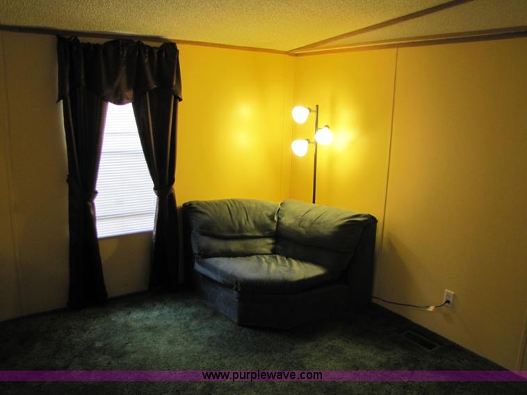 image for item 8540 2002 Schult/Oakwood modular home