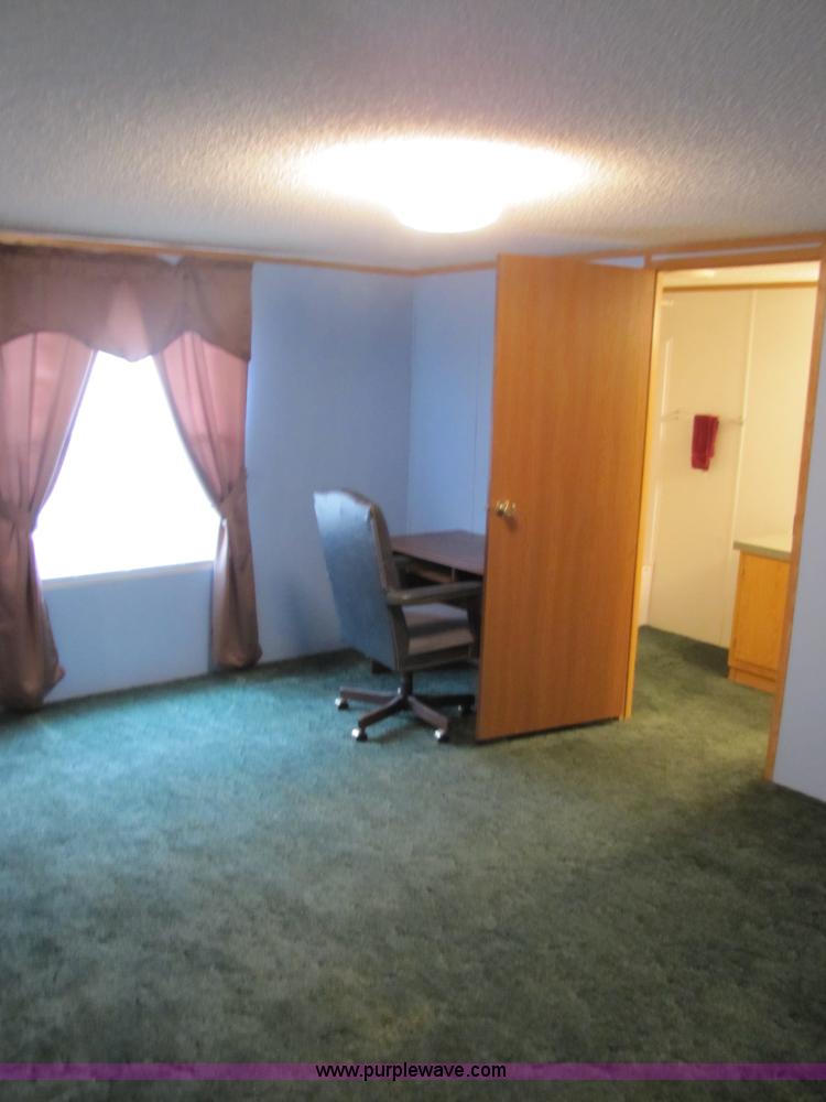 image for item 8540 2002 Schult/Oakwood modular home