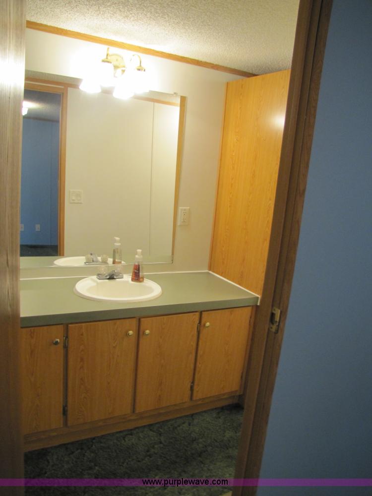 image for item 8540 2002 Schult/Oakwood modular home