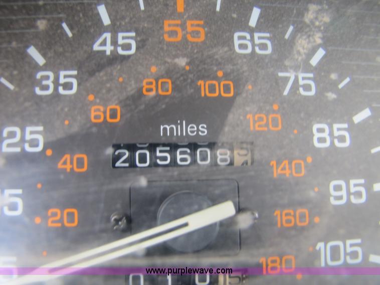 image for item 8551 1987 Dodge Ram D50 pickup truck