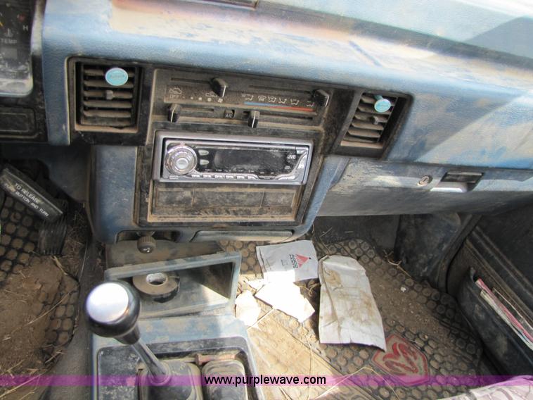 image for item 8551 1987 Dodge Ram D50 pickup truck