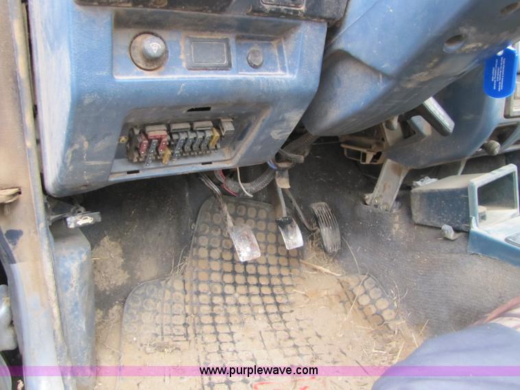 image for item 8551 1987 Dodge Ram D50 pickup truck