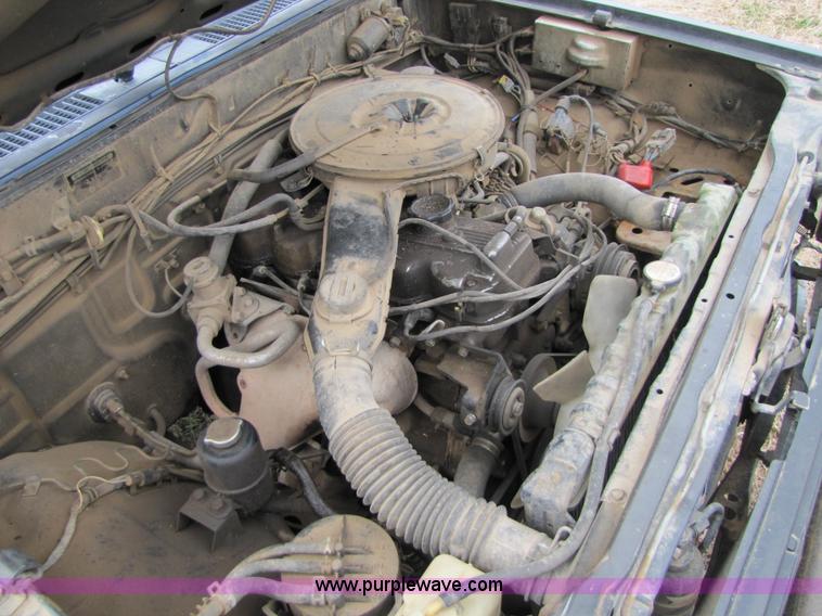 image for item 8551 1987 Dodge Ram D50 pickup truck