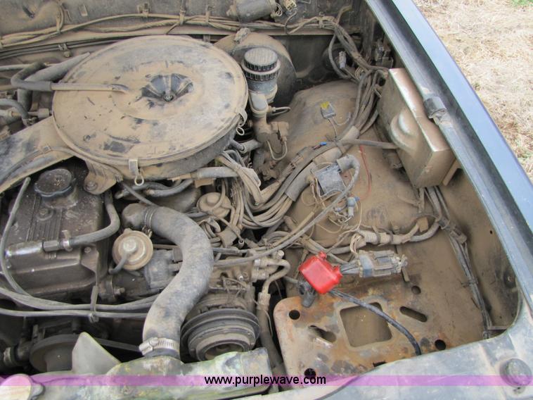 image for item 8551 1987 Dodge Ram D50 pickup truck