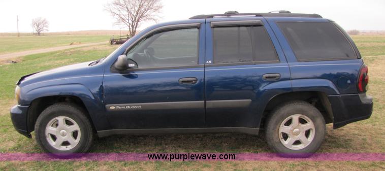 image for item 8747 2003 Chevrolet Trailblazer LS SUV