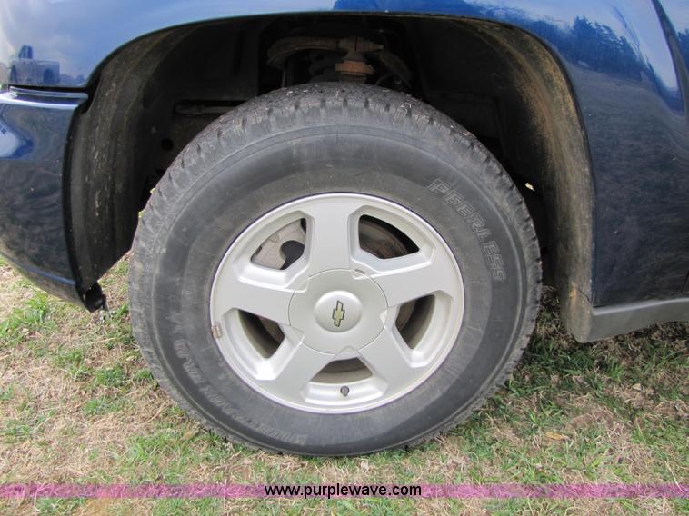 image for item 8747 2003 Chevrolet Trailblazer LS SUV