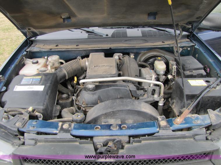 image for item 8747 2003 Chevrolet Trailblazer LS SUV