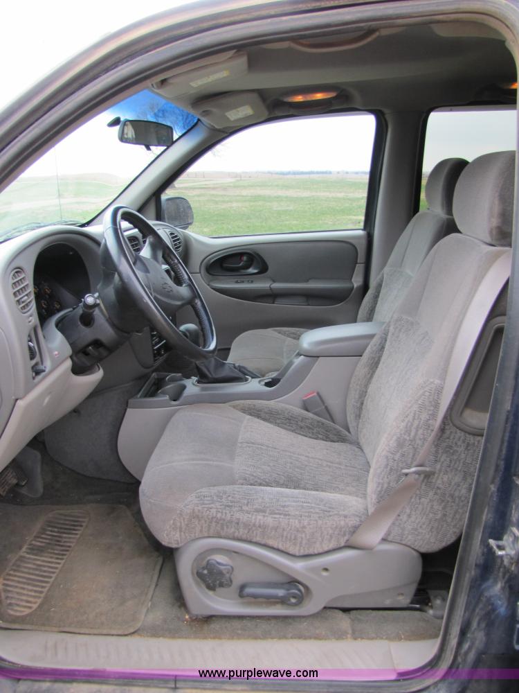 image for item 8747 2003 Chevrolet Trailblazer LS SUV