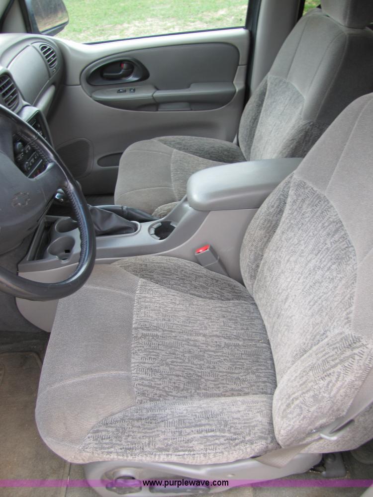 image for item 8747 2003 Chevrolet Trailblazer LS SUV