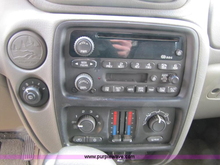 image for item 8747 2003 Chevrolet Trailblazer LS SUV