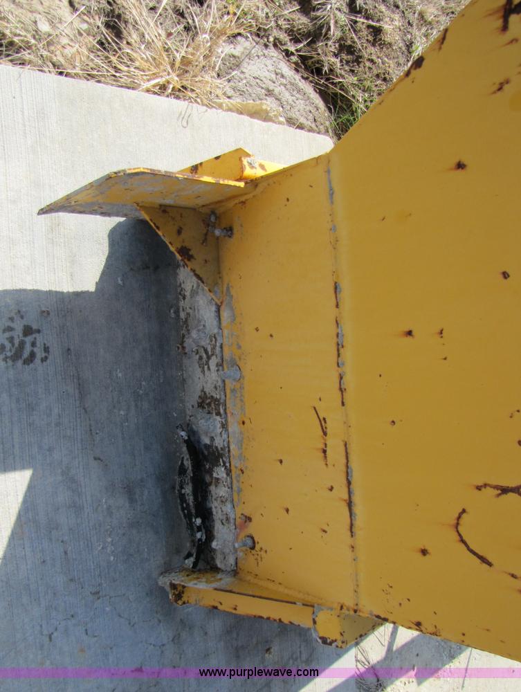 image for item 2114 Gomaco 3600 curb and gutter maker