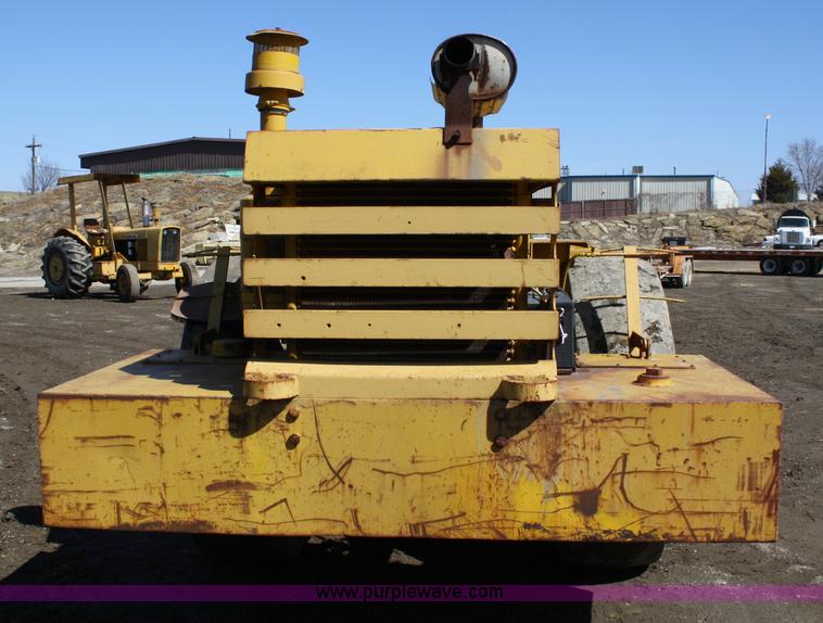 image for item 4791 Pettibone C-200 flat wheel combination roller vibratory compactor