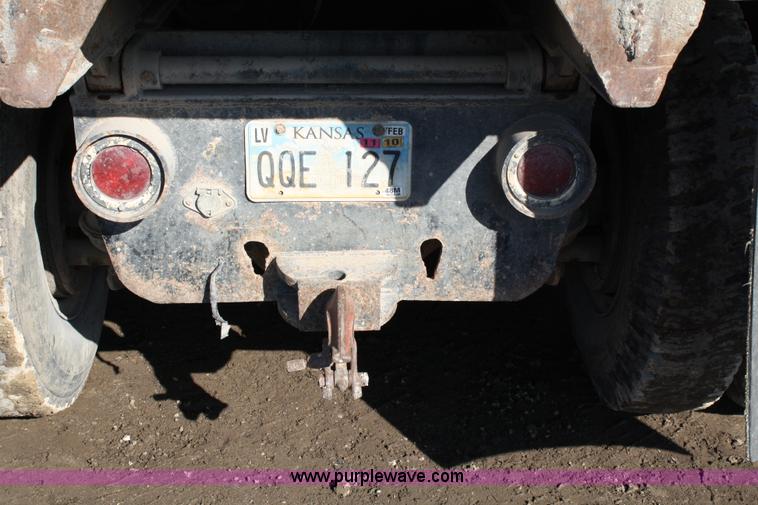 image for item 4793 1978 International Loadstar 1700 dump truck