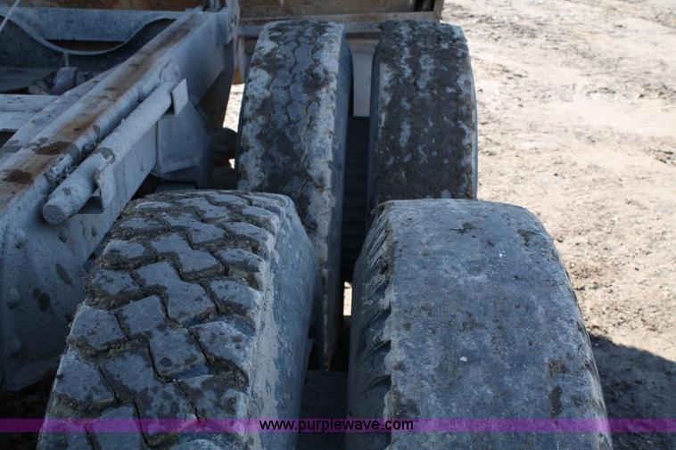 image for item 4793 1978 International Loadstar 1700 dump truck