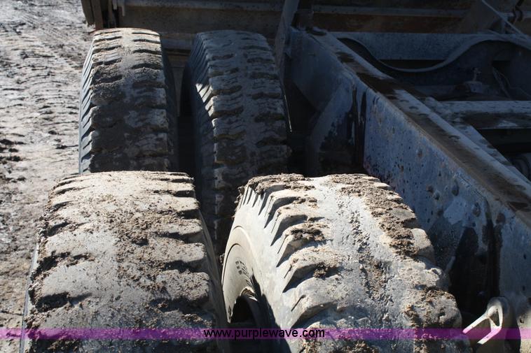 image for item 4793 1978 International Loadstar 1700 dump truck