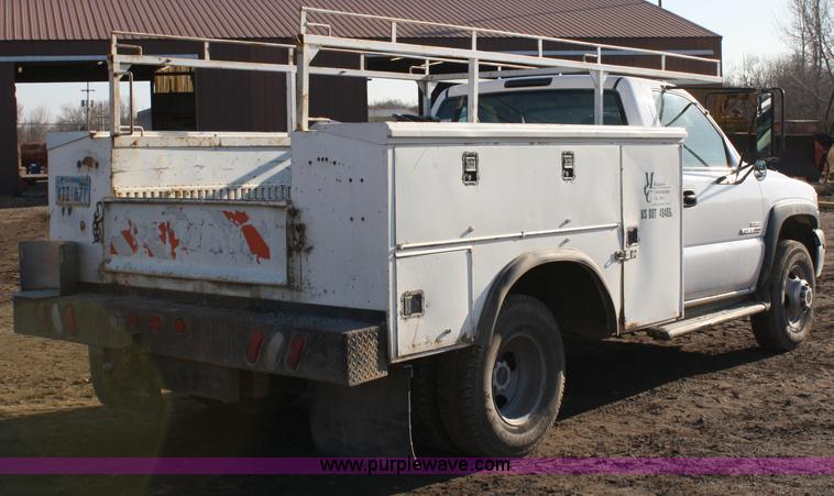 image for item 4795 2001 GMC Sierra K3500 utility pickup truck