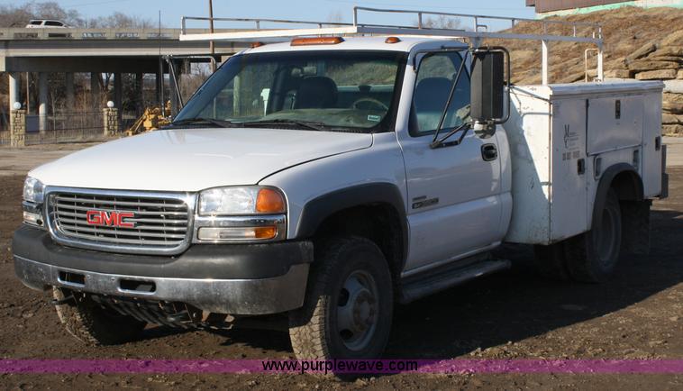 image for item 4795 2001 GMC Sierra K3500 utility pickup truck