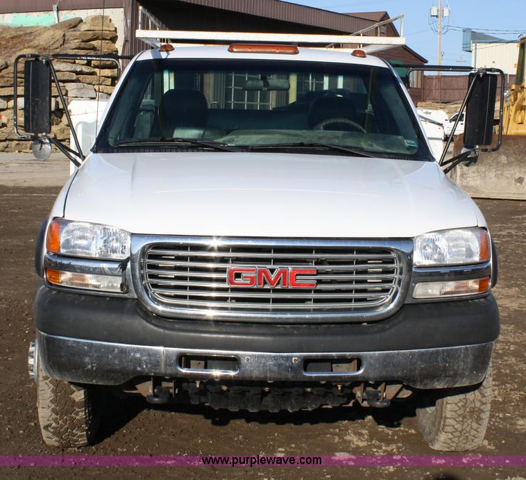 image for item 4795 2001 GMC Sierra K3500 utility pickup truck
