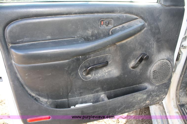 image for item 4795 2001 GMC Sierra K3500 utility pickup truck