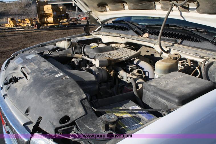 image for item 4795 2001 GMC Sierra K3500 utility pickup truck