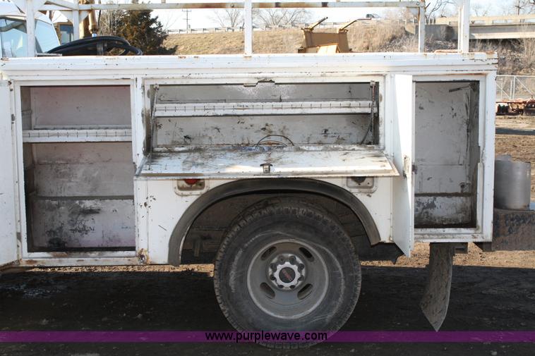 image for item 4795 2001 GMC Sierra K3500 utility pickup truck