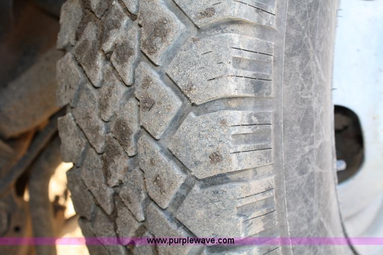 image for item 4795 2001 GMC Sierra K3500 utility pickup truck