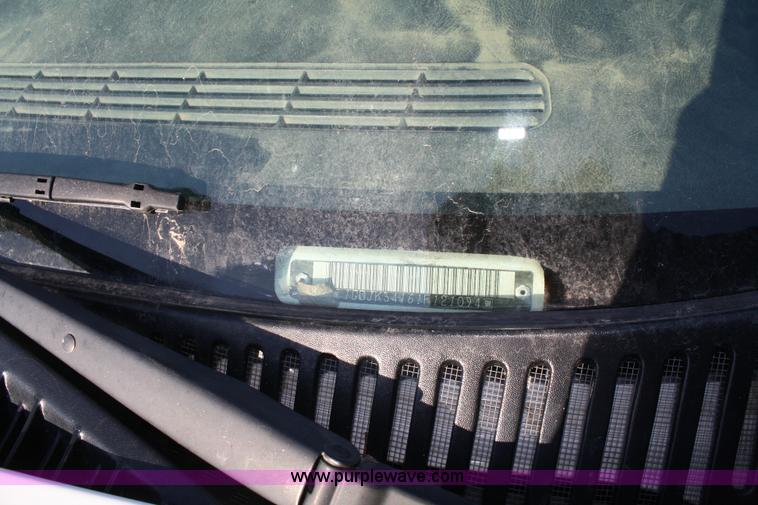 image for item 4795 2001 GMC Sierra K3500 utility pickup truck