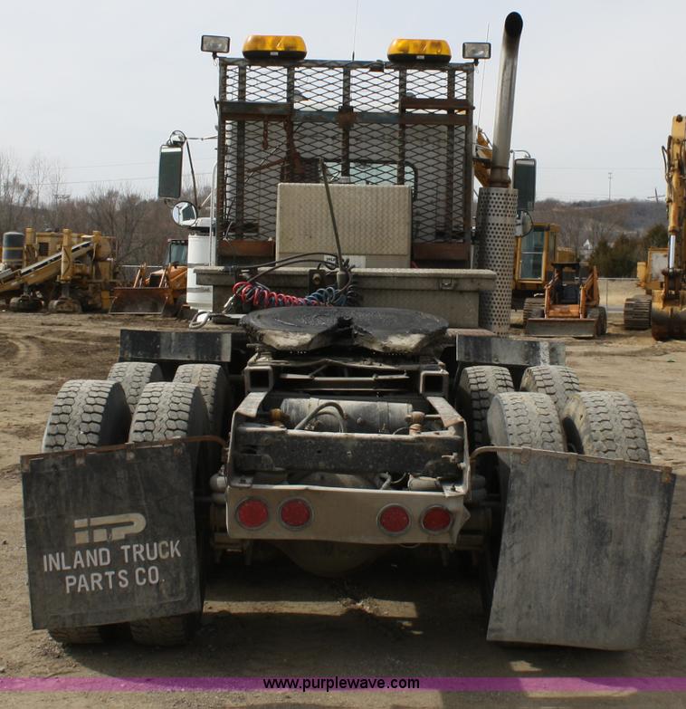 image for item 4910 1978 Kenworth W900A semi truck