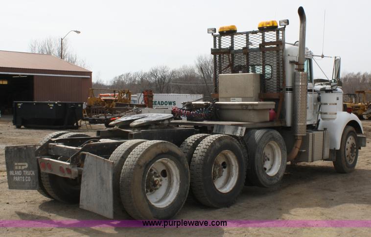 image for item 4910 1978 Kenworth W900A semi truck