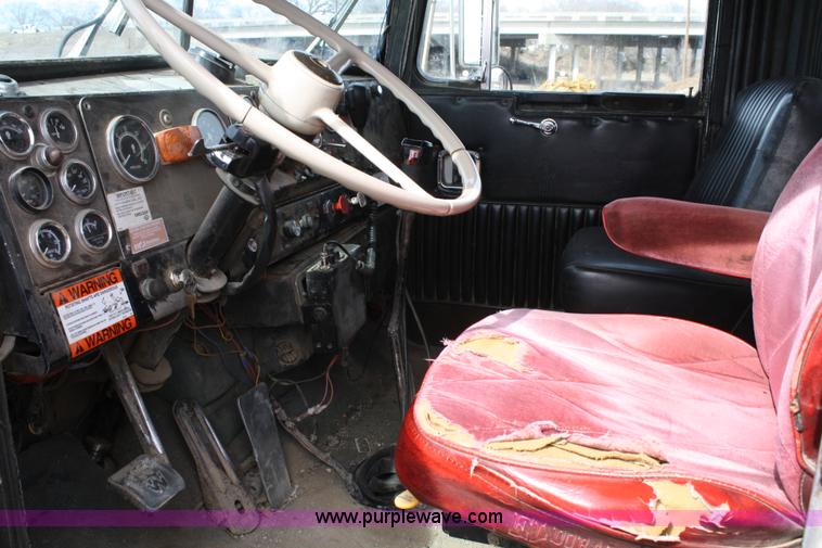 image for item 4910 1978 Kenworth W900A semi truck