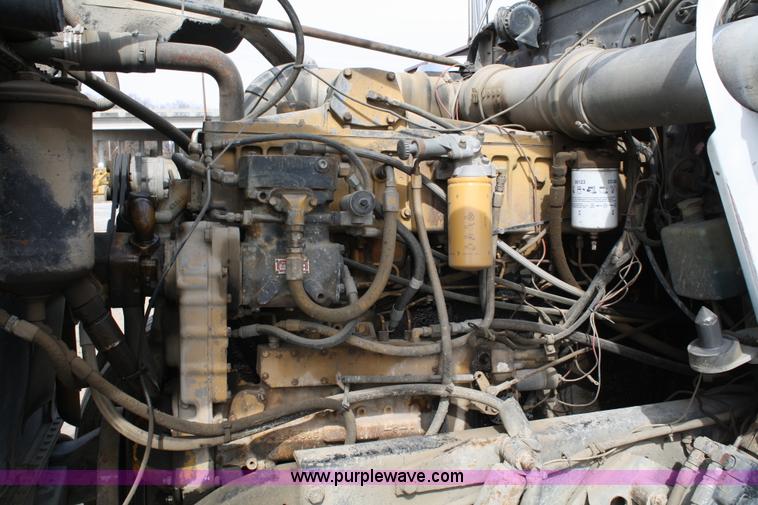 image for item 4910 1978 Kenworth W900A semi truck