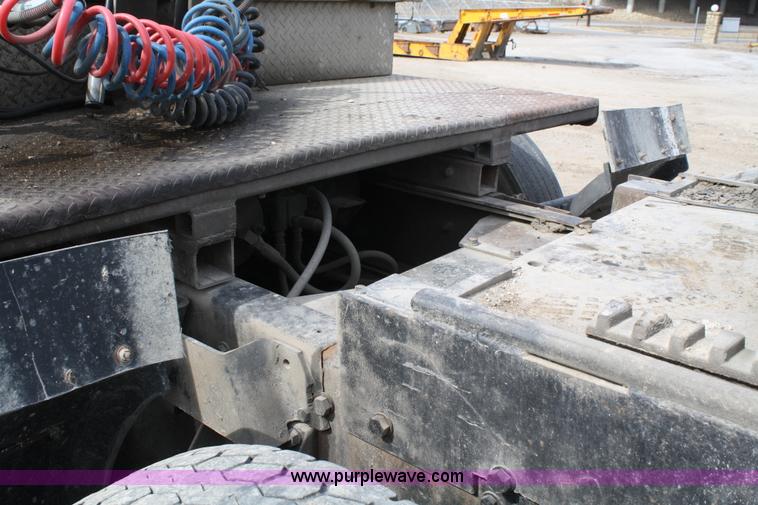 image for item 4910 1978 Kenworth W900A semi truck