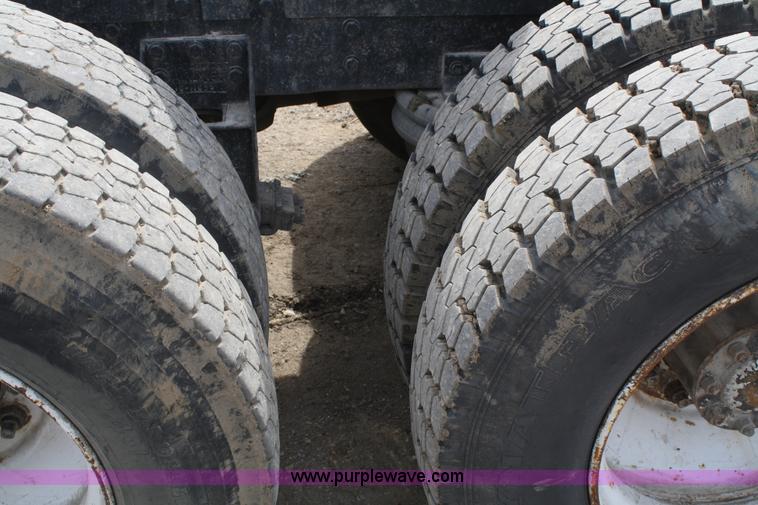 image for item 4910 1978 Kenworth W900A semi truck