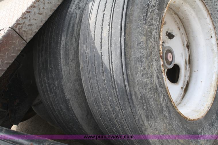 image for item 4910 1978 Kenworth W900A semi truck