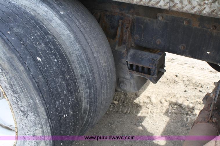 image for item 4910 1978 Kenworth W900A semi truck