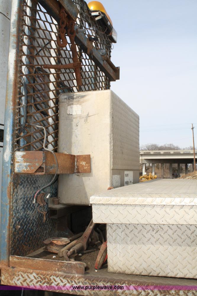 image for item 4910 1978 Kenworth W900A semi truck