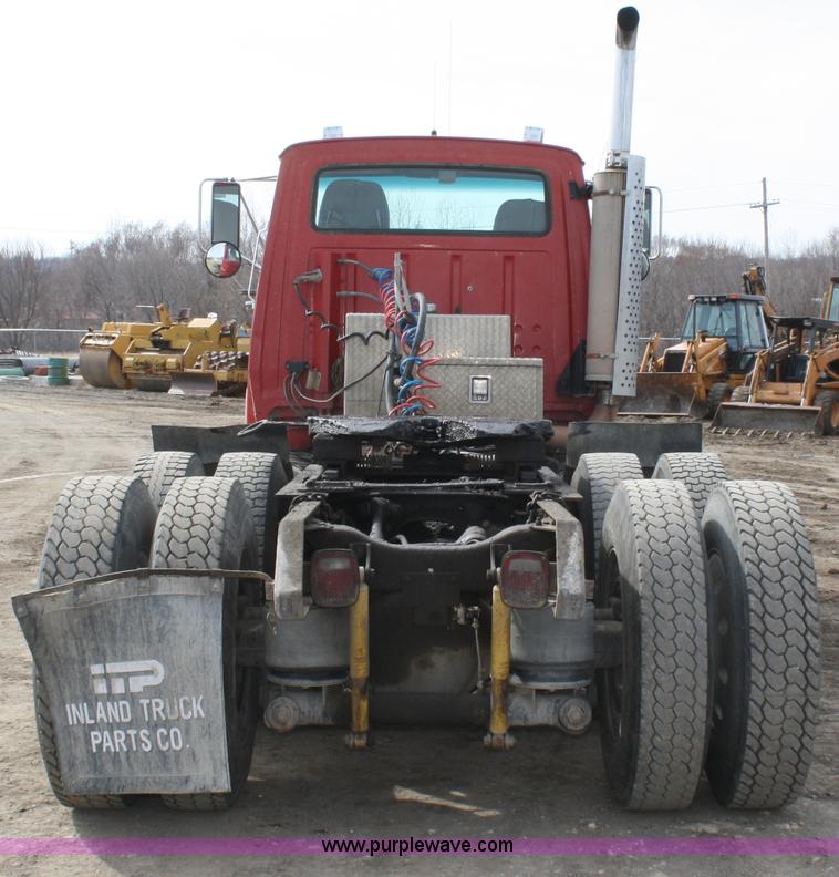 image for item 4911 1988 Ford LTL9000 semi truck