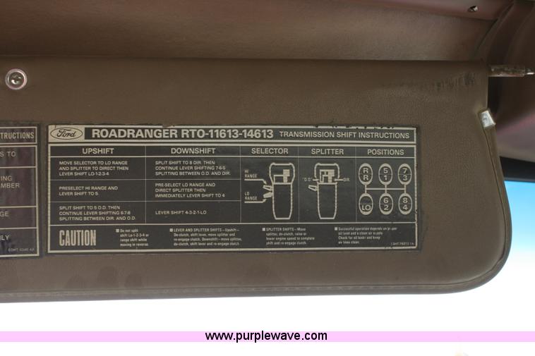 image for item 4911 1988 Ford LTL9000 semi truck