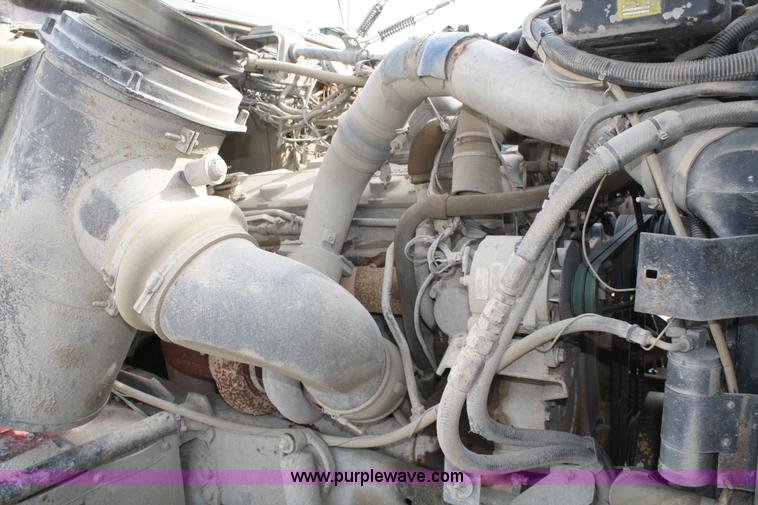 image for item 4911 1988 Ford LTL9000 semi truck